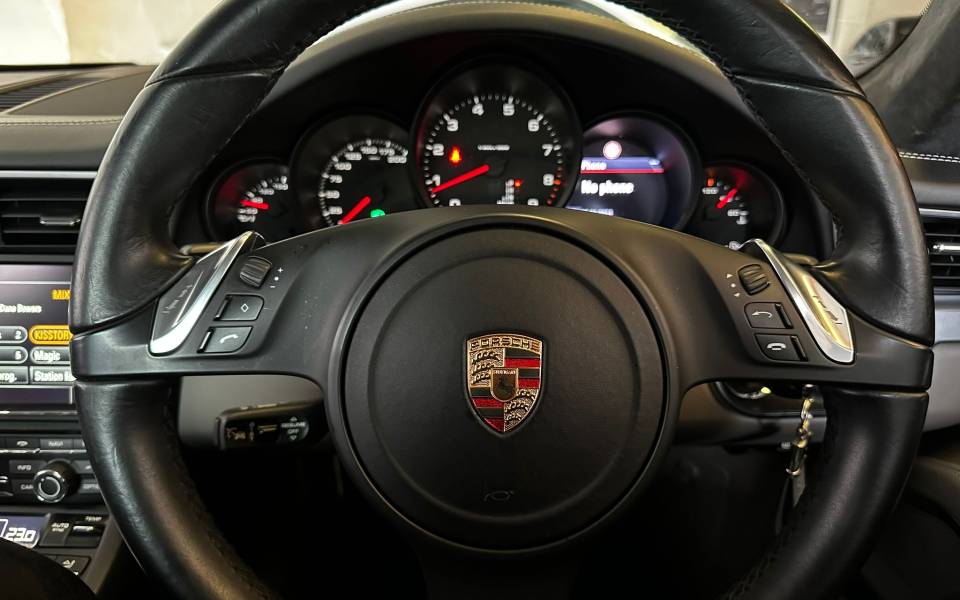 Immagine 36/50 di Porsche 911 Carrera (2014)