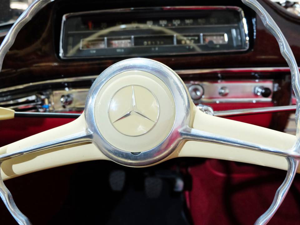 Image 11/20 de Mercedes-Benz 220 SE b (1963)