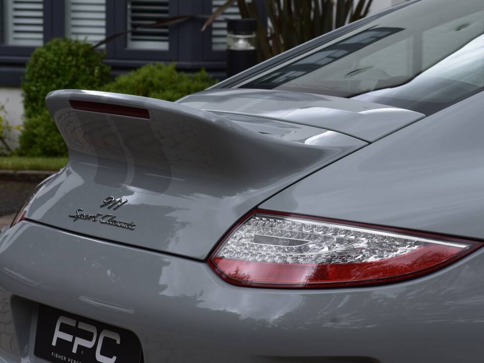 Image 26/50 of Porsche 911 Sport Classic (2010)