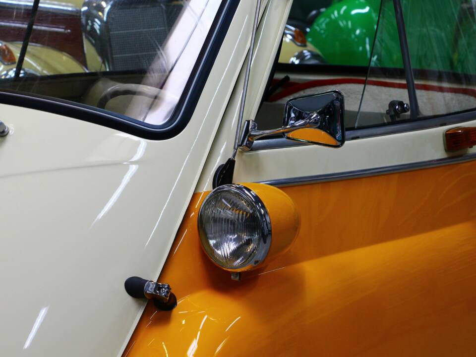 Image 15/23 of BMW Isetta 250 (1955)