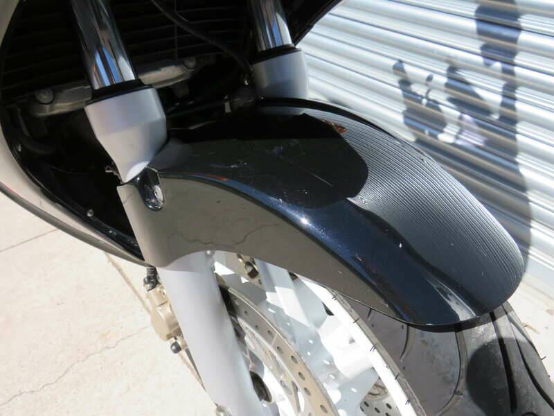 Image 28/44 de Honda VFR 750F (1991)