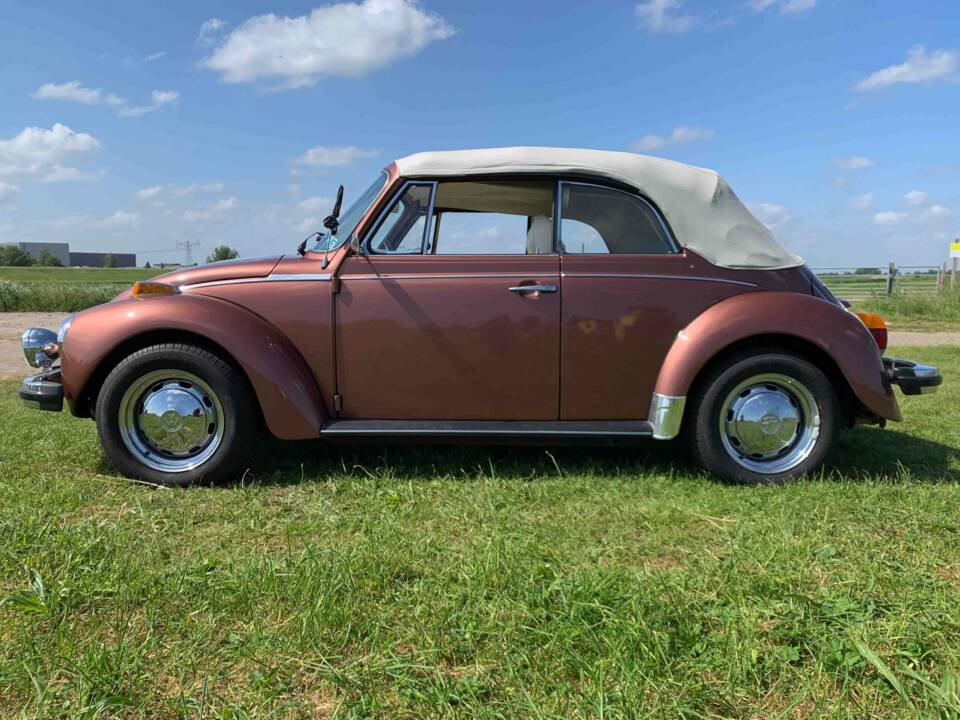 Immagine 5/8 di Volkswagen Käfer 1303 &quot;Champagne Edition&quot; (1978)