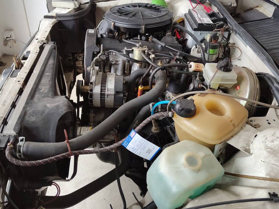 Image 27/32 of Volkswagen Passat 1.6 (1988)