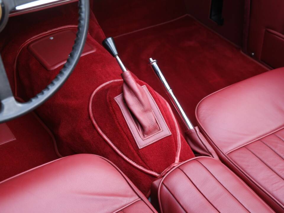 Image 45/50 of Jaguar XK 150 3.4 S OTS (1958)