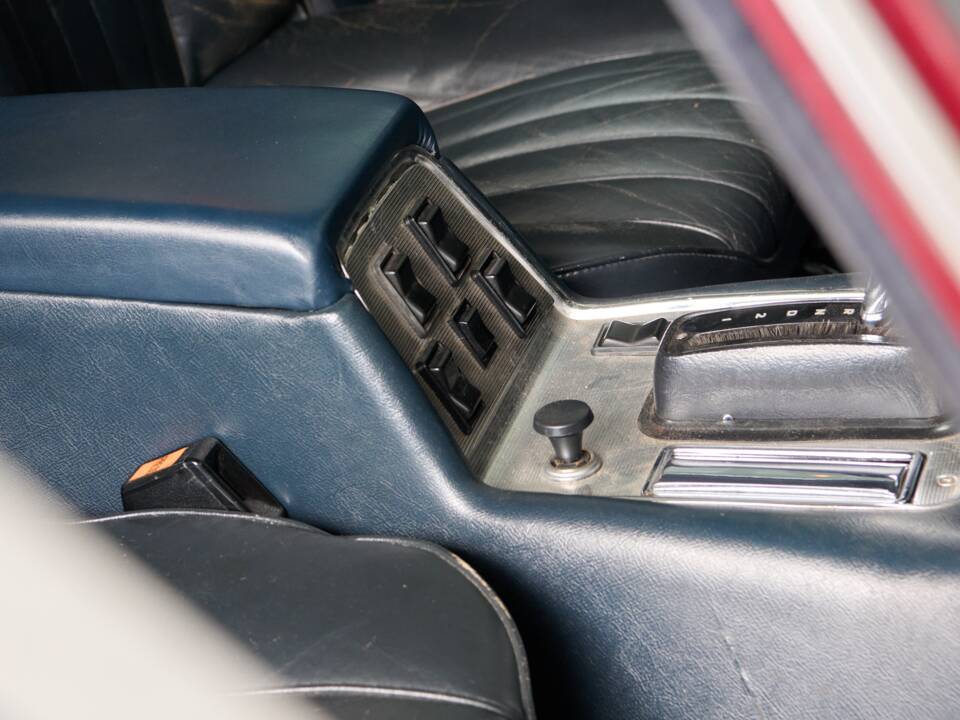 Bild 48/50 von Jaguar XJ 6 L 4.2 (1974)