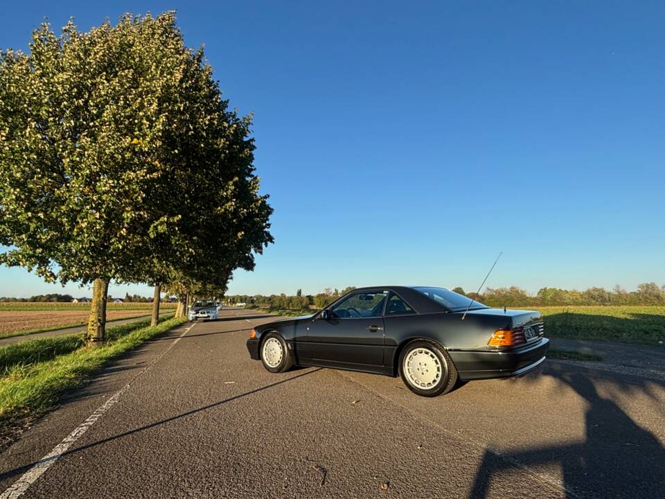 Image 20/49 de Mercedes-Benz 500 SL (1990)