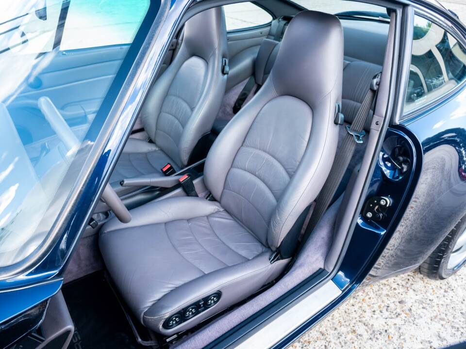 Image 29/35 de Porsche 911 Carrera (1995)