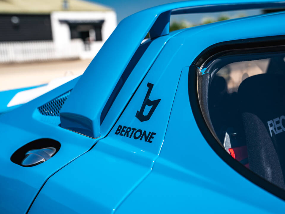 Image 24/46 of Lancia Stratos HF Stradale (1975)