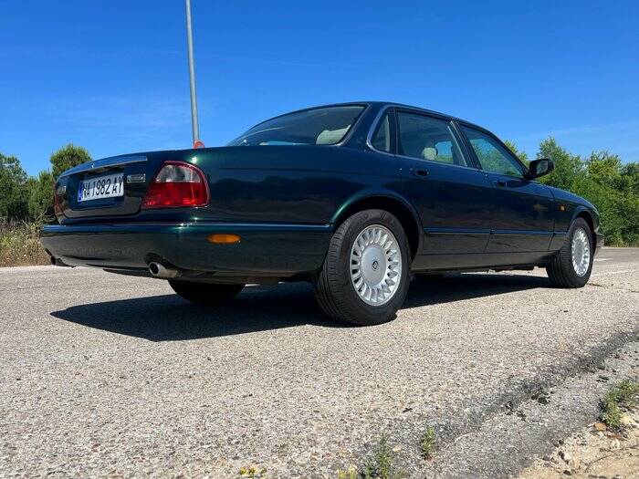 Afbeelding 5/7 van Jaguar XJ 8 Executive (1999)