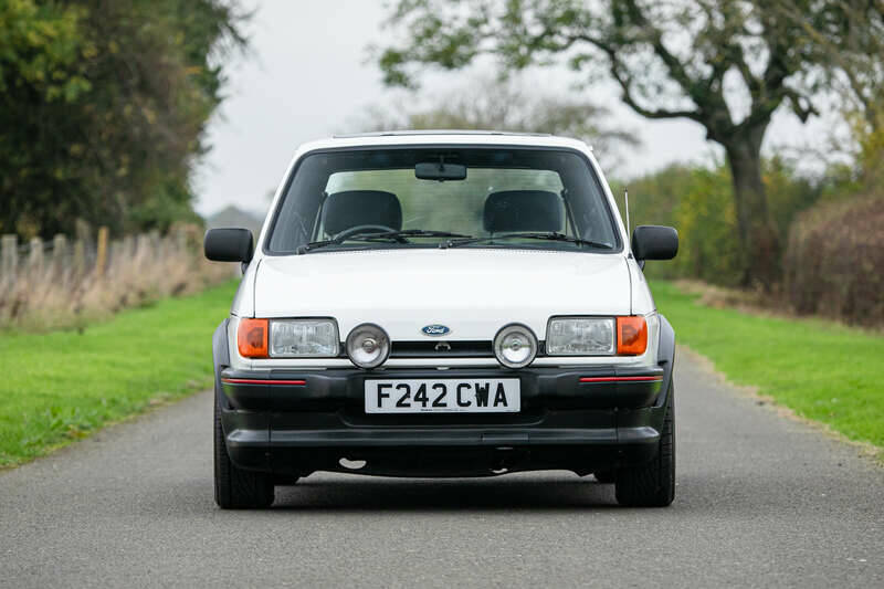 Bild 5/29 von Ford Fiesta XR2 (1988)