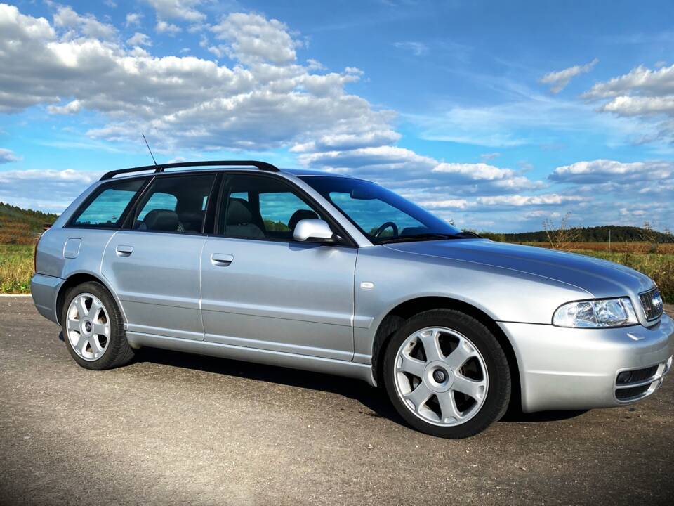 Image 3/50 of Audi S4 Avant (2001)