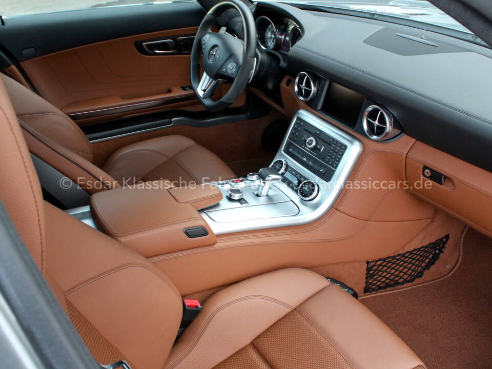 Bild 8/15 von Mercedes-Benz SLS AMG (2011)