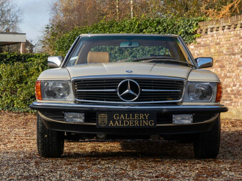 Bild 31/50 von Mercedes-Benz 380 SL (1982)