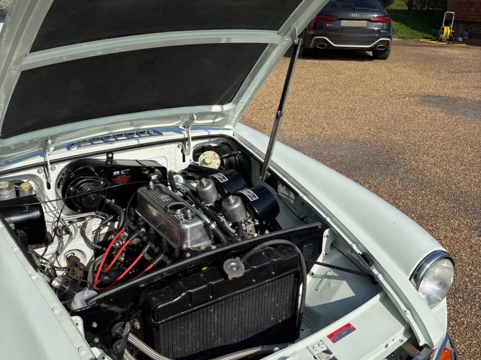Bild 14/20 von MG MGB GT (1972)