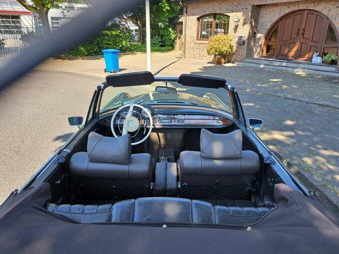 Imagen 35/52 de Mercedes-Benz 280 SE 3,5 (1970)