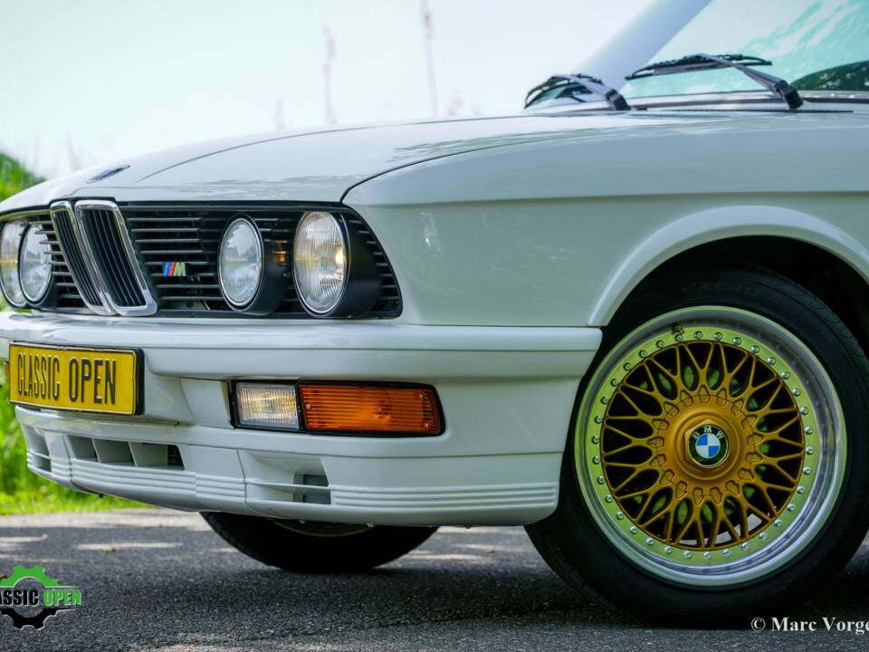 Image 35/51 of BMW M 535i (1985)