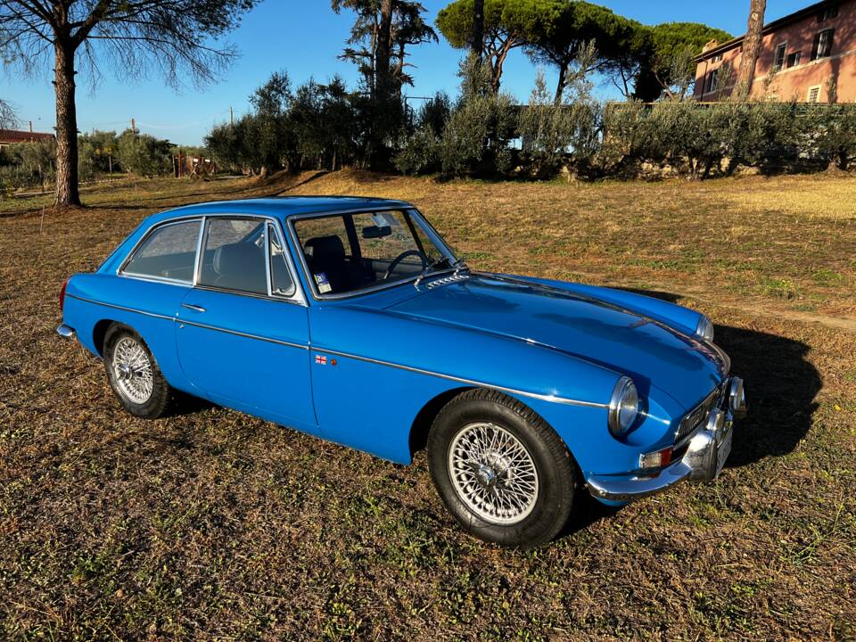 Image 2/50 of MG MGB GT (1972)
