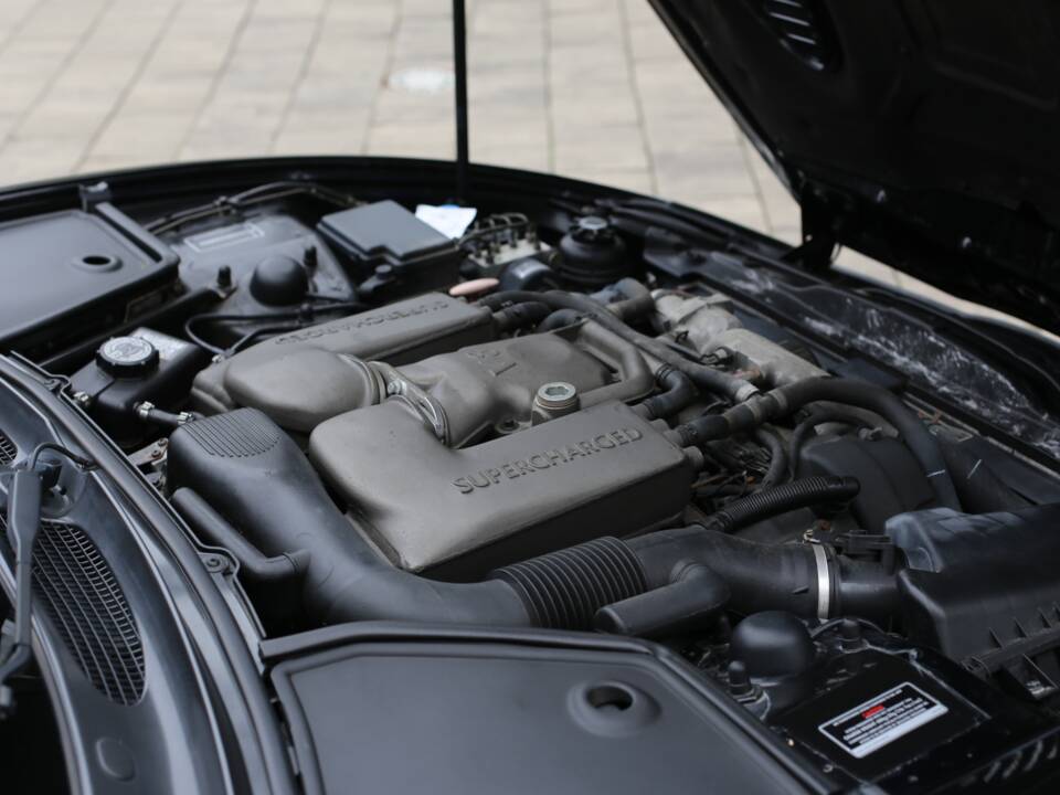 Immagine 24/45 di Jaguar XKR (2001)