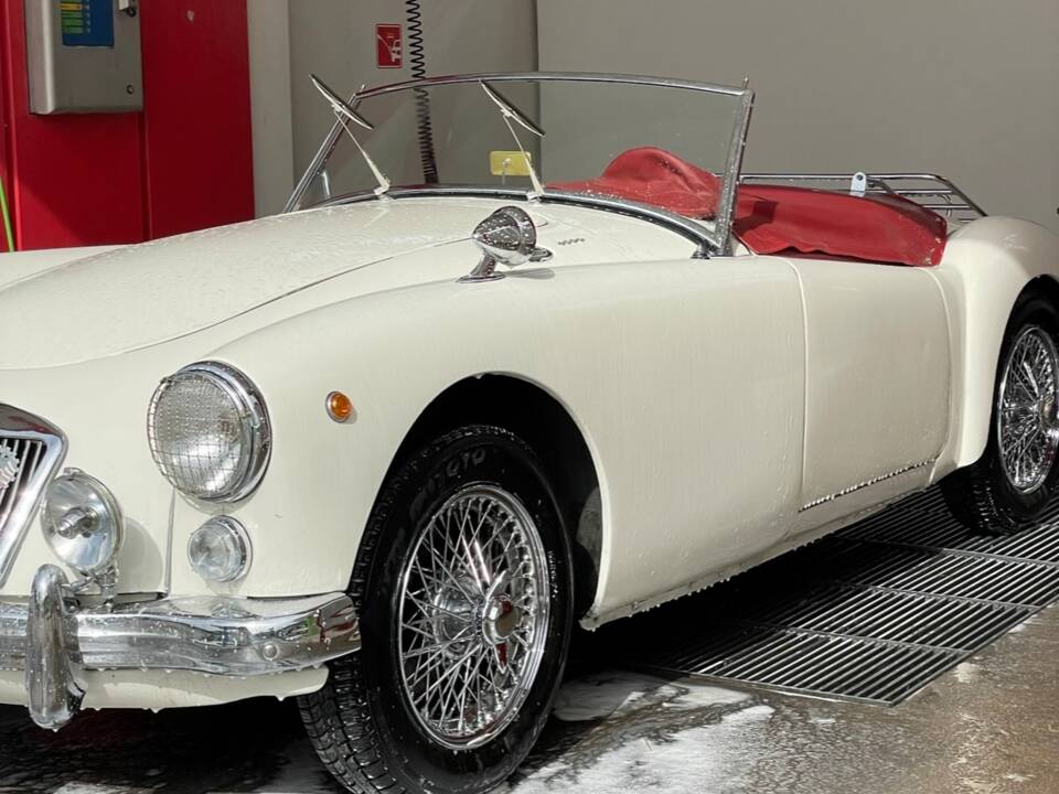 Image 3/18 de MG MGA 1600 (1961)