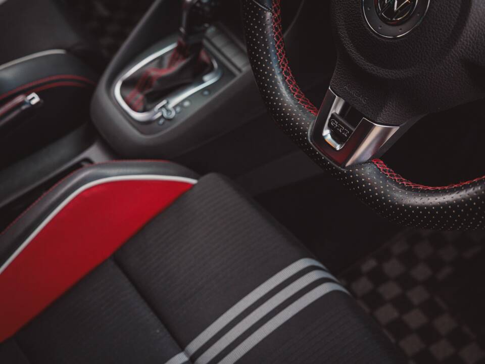 Imagen 22/42 de Volkswagen Golf VI GTI (2011)