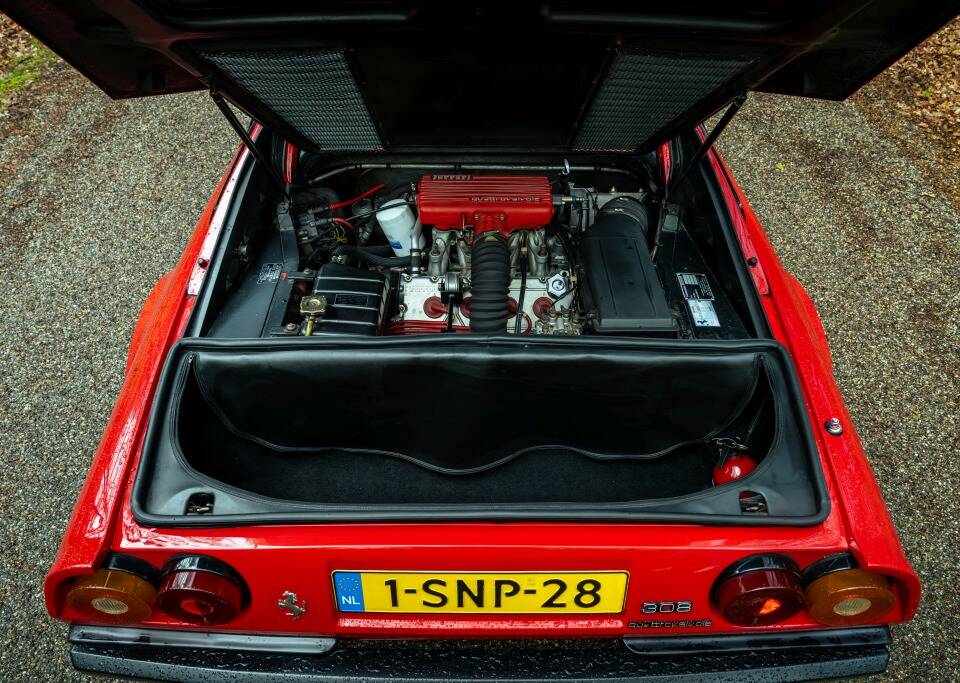 Bild 9/33 von Ferrari 308 GTB Quattrovalvole (1983)