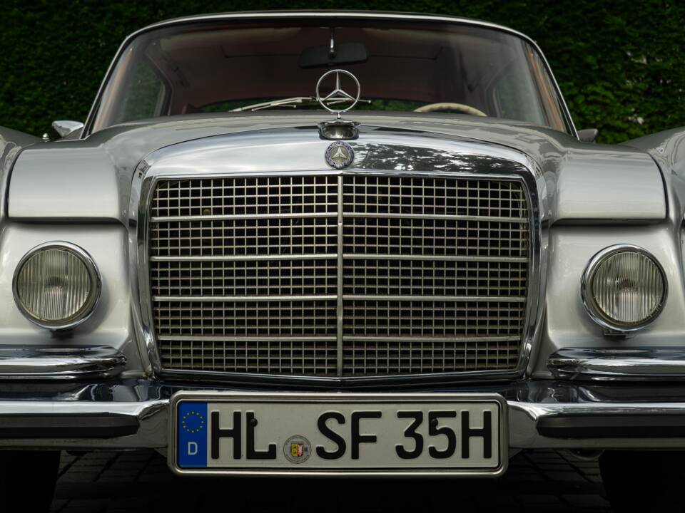 Image 6/95 of Mercedes-Benz 280 SE 3,5 (1970)