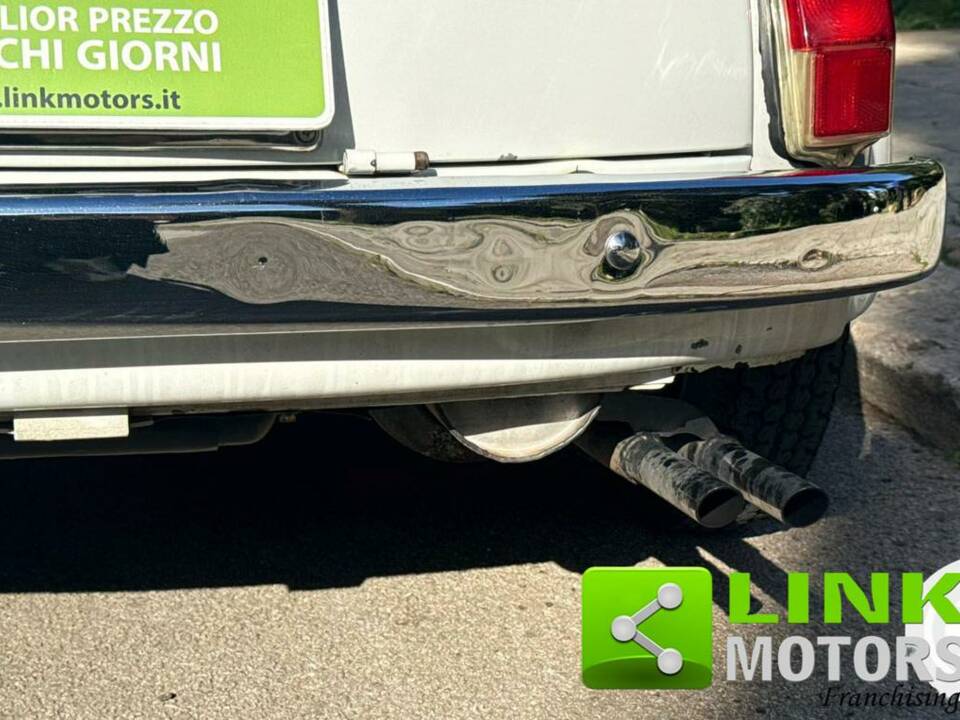 Image 24/32 of FIAT 500 R (1974)