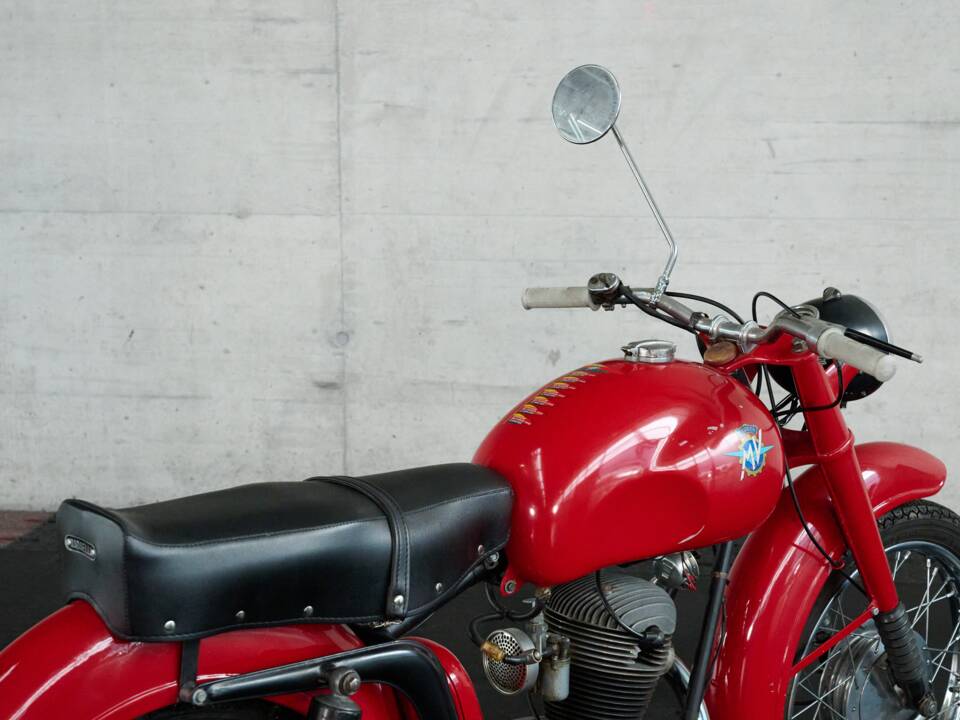 Image 21/28 of MV Agusta 125 TR (1958)