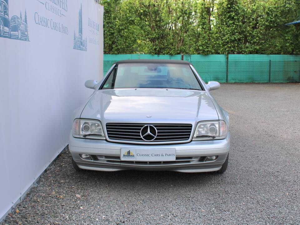 Image 9/50 of Mercedes-Benz SL 320 (2001)