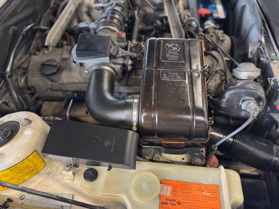 Bild 45/47 von BMW 528i (1986)