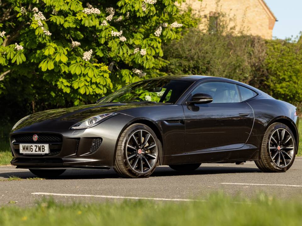 Image 1/45 of Jaguar F-Type (2016)