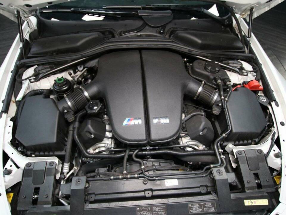 Afbeelding 45/50 van BMW M6 (2006)
