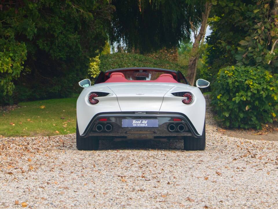 Bild 10/37 von Aston Martin Vanquish Zagato Volante (2017)
