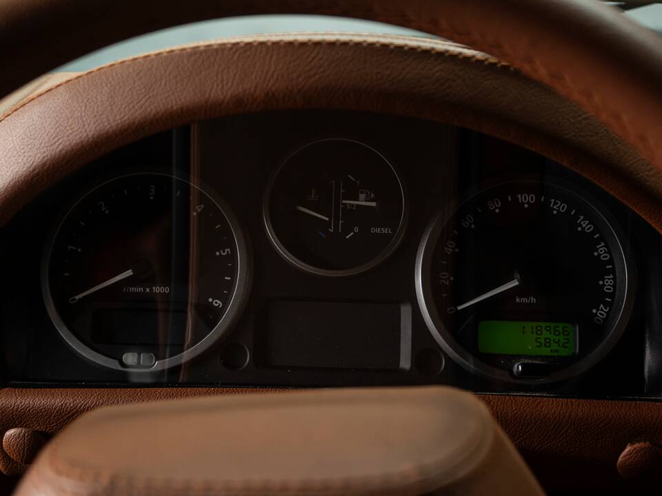 Image 31/44 of Land Rover Defender 90 (2011)