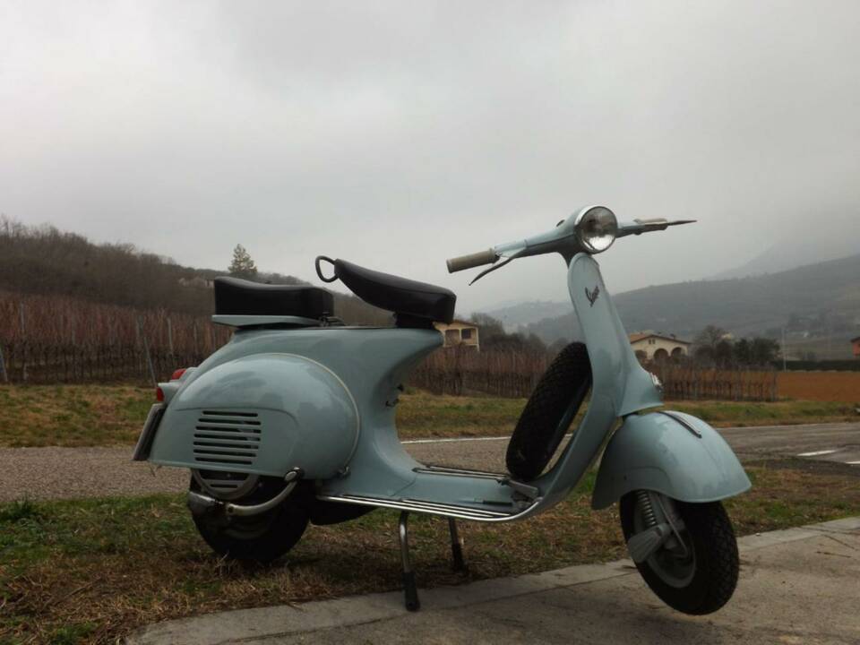 Image 5/50 de Piaggio Vespa 125 (1961)