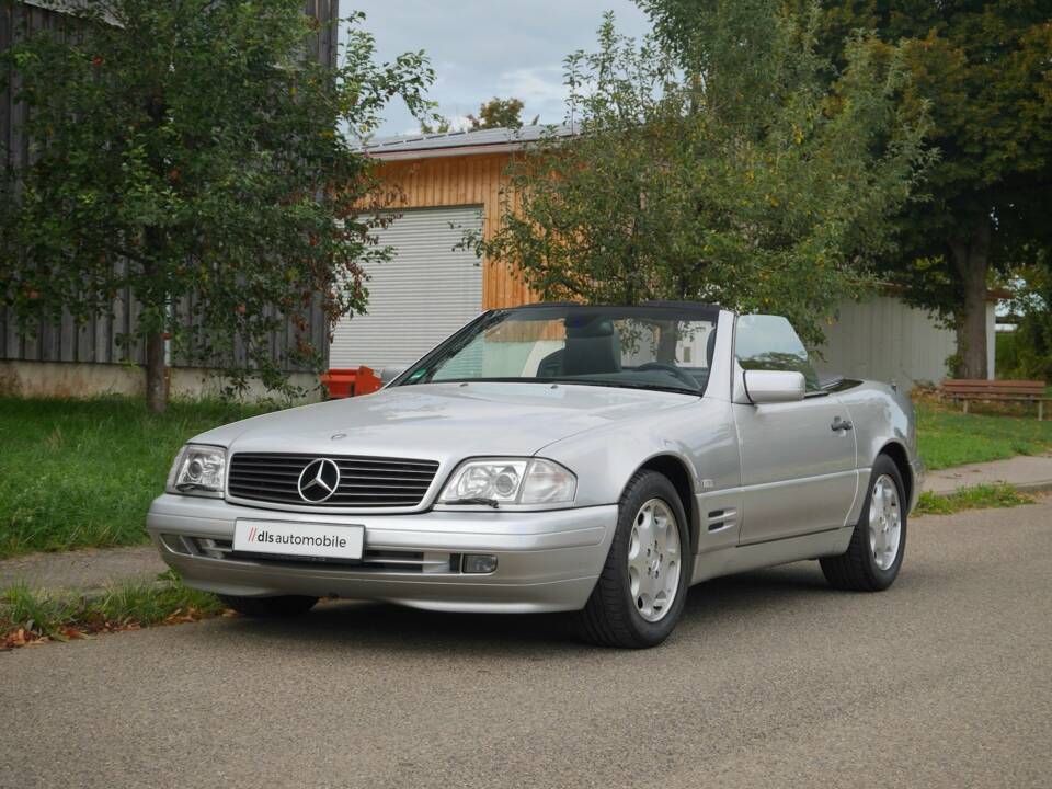 Image 48/50 of Mercedes-Benz SL 500 (1900)