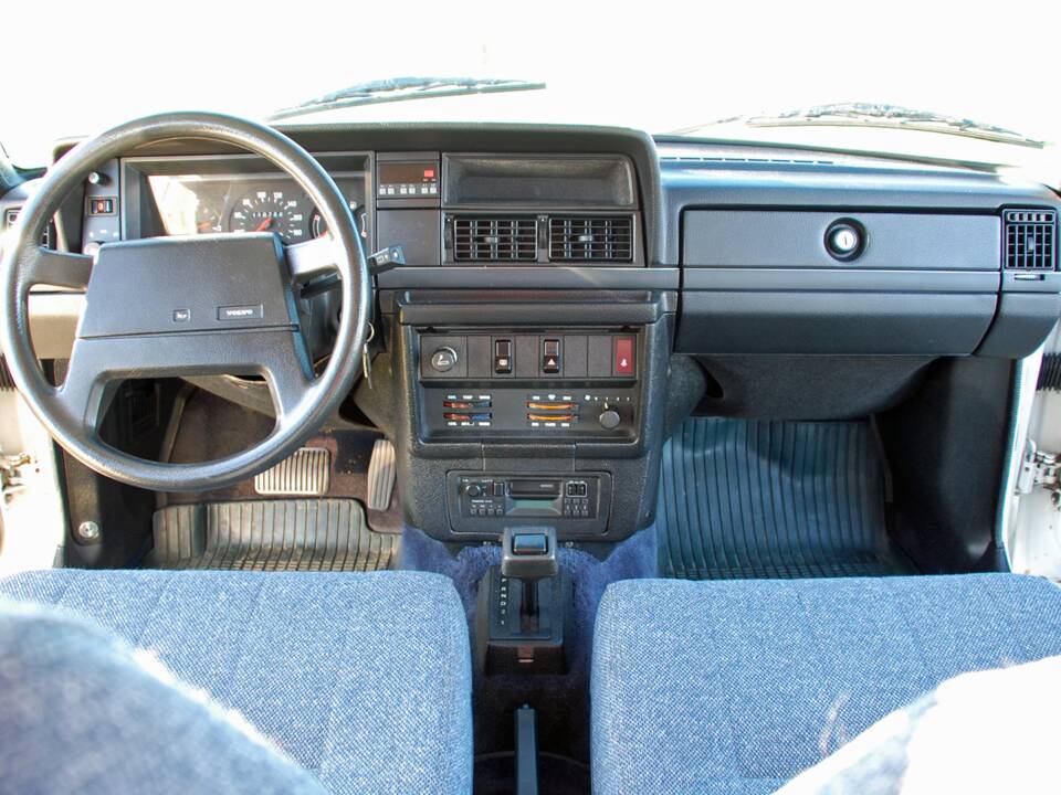 Afbeelding 3/45 van Volvo 245 GL (1991)