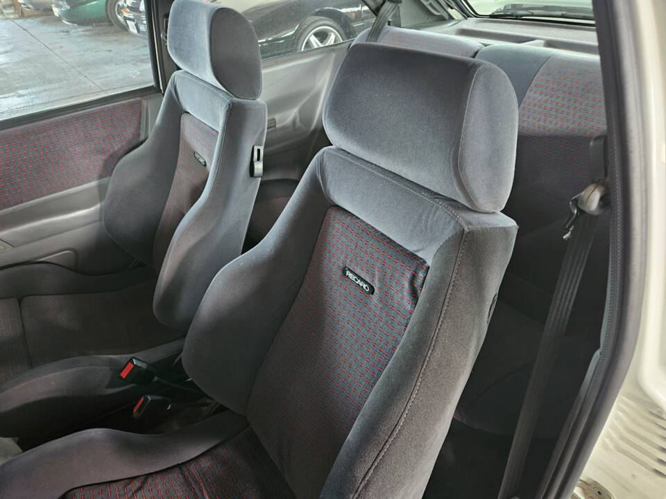 Afbeelding 8/14 van Ford Escort turbo RS (1988)