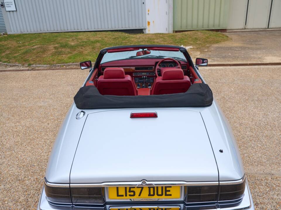 Image 44/50 of Jaguar XJS 6.0 (1993)