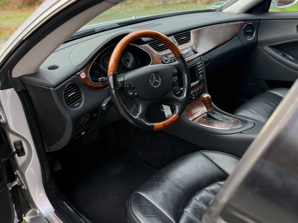 Bild 18/51 von Mercedes-Benz CLS 350 (2005)