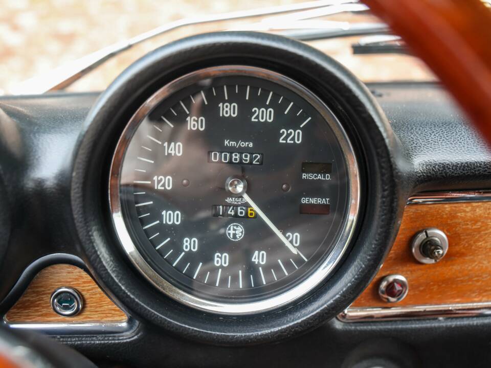 Bild 11/50 von Alfa Romeo 1750 GT Veloce (1971)