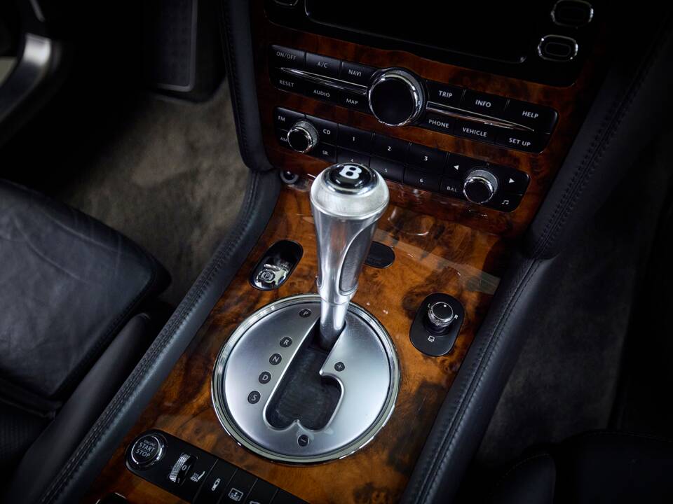 Image 58/100 of Bentley Continental Flying Spur (2008)