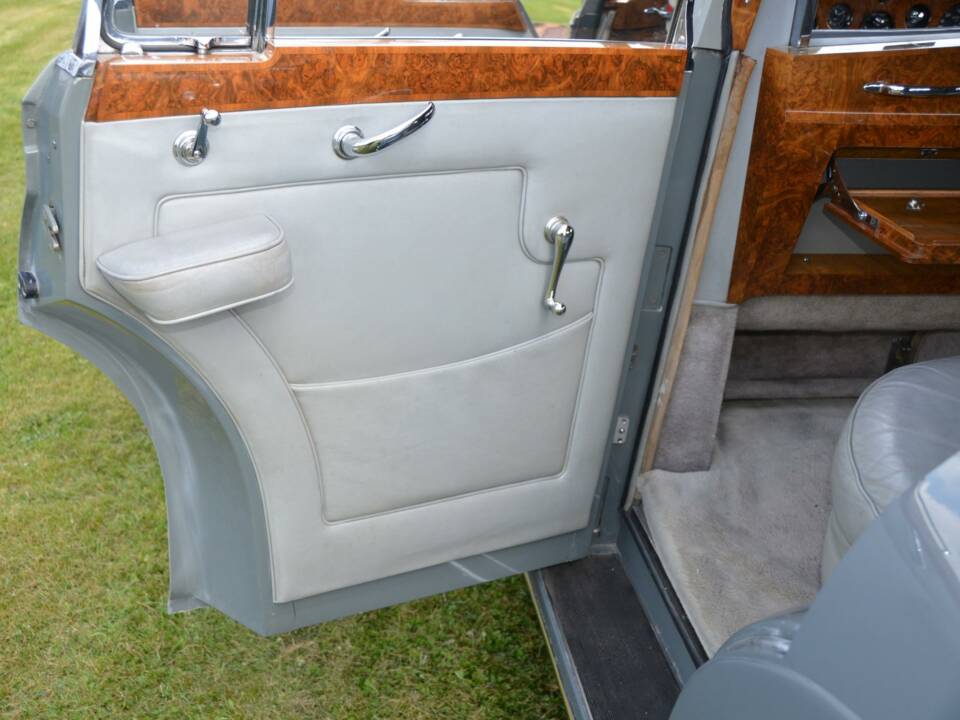 Image 37/50 of Rolls-Royce Silver Cloud II (1961)