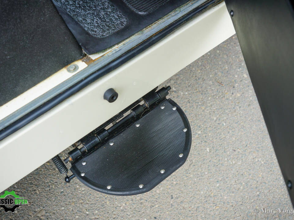 Image 7/55 of Land Rover 88 (1958)