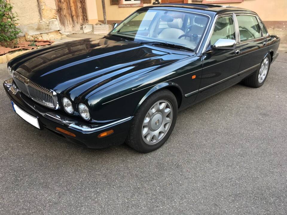 Bild 2/7 von Daimler Super V8 (1998)
