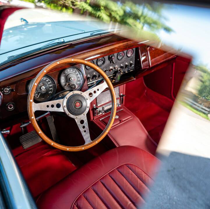 Image 47/50 de Jaguar Mk II 3.8 (1963)