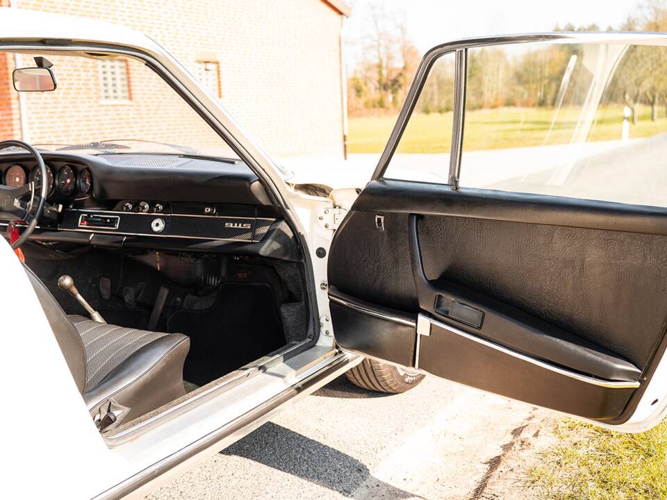 Image 30/47 de Porsche 911 2.2 S (1970)