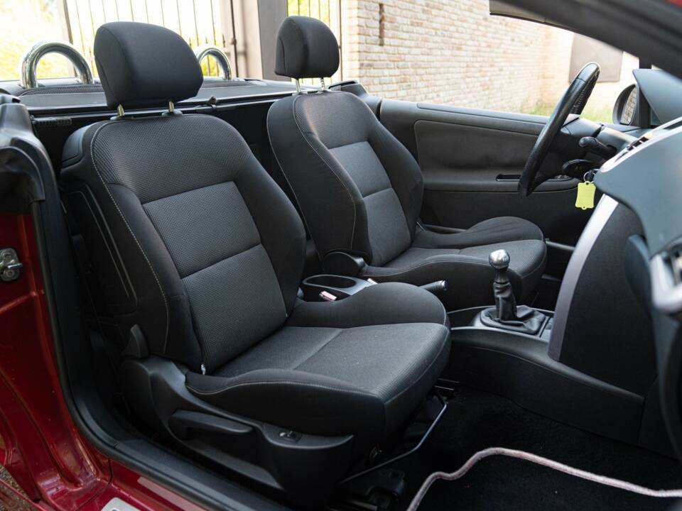 Image 32/50 of Peugeot 207 CC 1.6 VTi (2008)