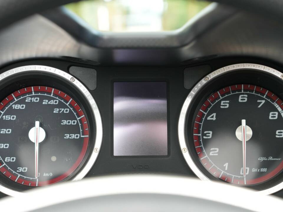 Image 32/50 of Alfa Romeo 8C Spider (2010)