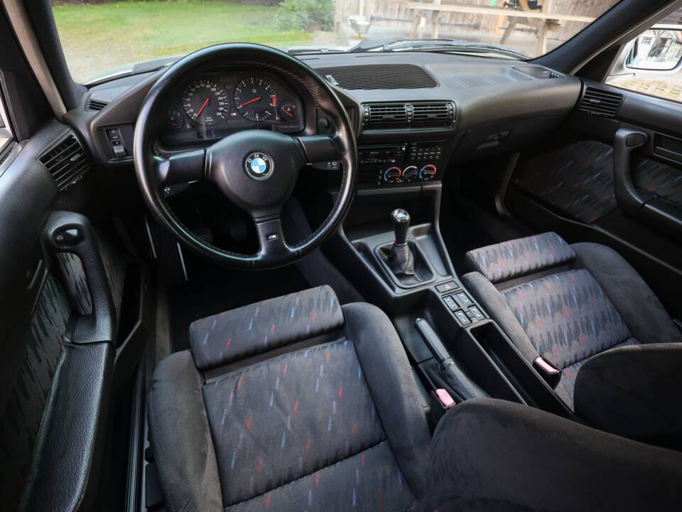 Bild 11/74 von BMW M5 Touring (1992)